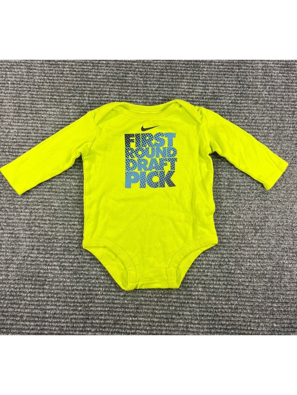 VTG Y2K 2000’s Nike Baby Long Sleeve Bodysuit 3-6 Months Volt Yellow